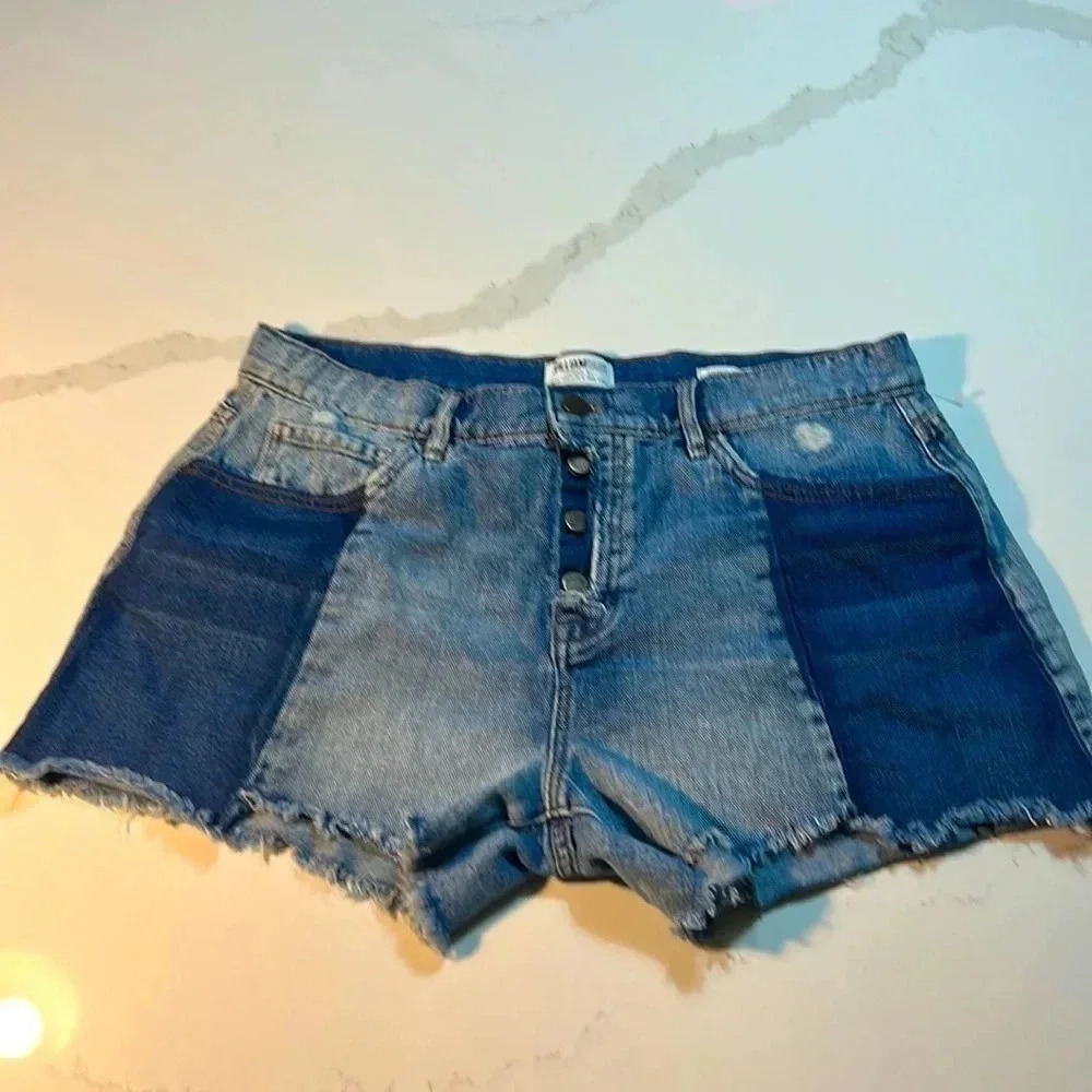 William Rast Highrise Denim jean shorts. Size‎  31